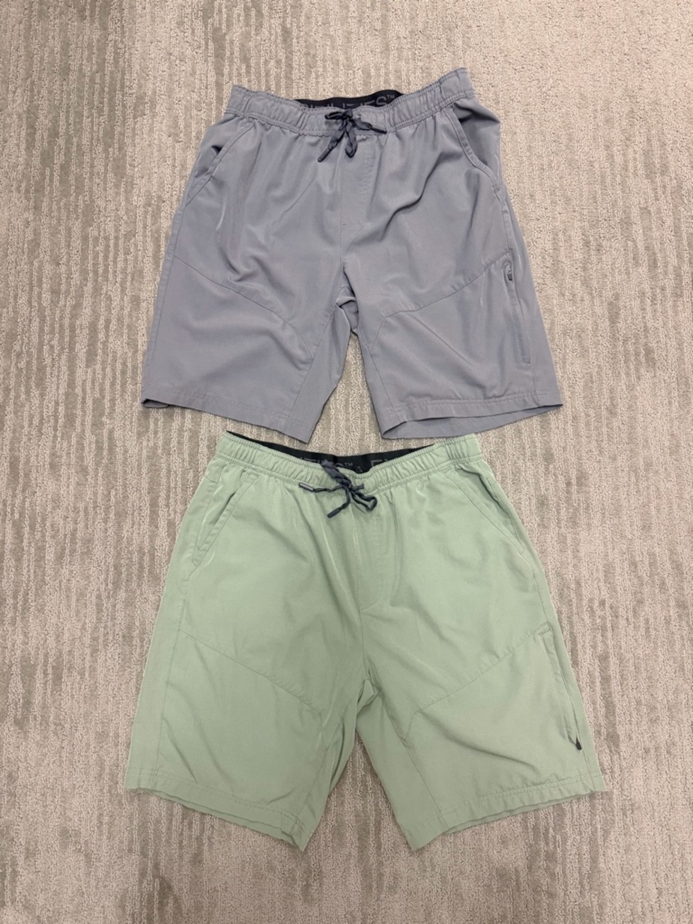 Gerry Men’s Shorts L Gray & Green Athletic Hiking Stretch Lightweight Outdoor